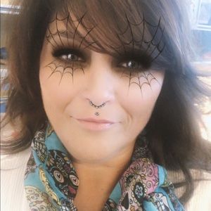 Meet your Posher, Lynne